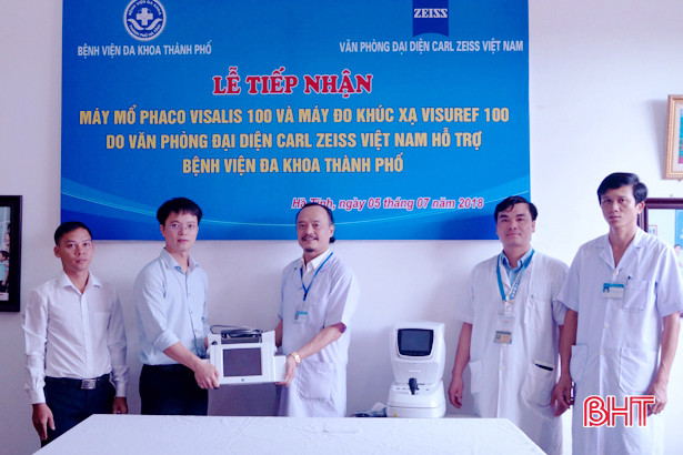 BVĐK thành phố Hà Tĩnh tiếp nhận thiết bị mổ mắt Phaco 2 tỷ đồng