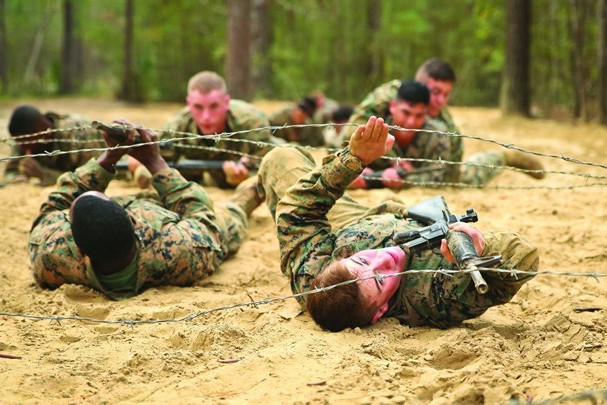 Cận cảnh kỹ năng vượt chướng ngại vật của thủy quân lục chiến Mỹ