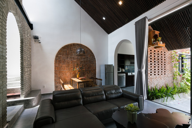 Kiến trúc độc đáo của ngôi nhà mái dốc ở Đà Nẵng