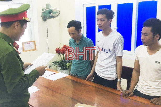 Triệt phá ổ cá độ World Cup trăm triệu ở làng quê Hà Tĩnh