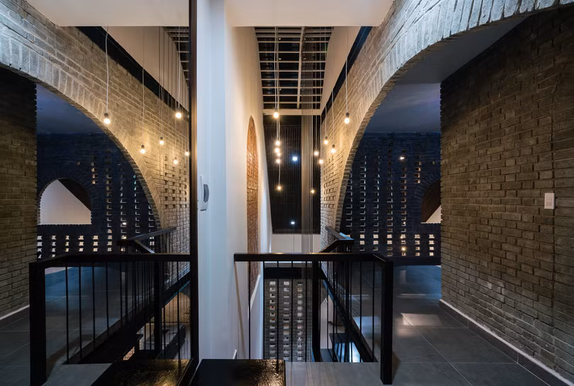 Kiến trúc độc đáo của ngôi nhà mái dốc ở Đà Nẵng