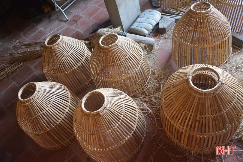 Đan nơm - nghề phụ, niềm vui chính của người dân Yên Mỹ