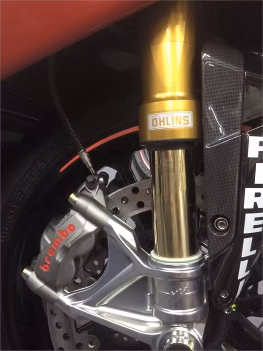 MV Agusta F4 RC 2015 đầu tiên về Việt Nam, giá từ 1,35 tỷ đồng ảnh 6