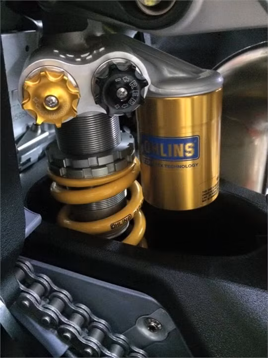 MV Agusta F4 RC 2015 đầu tiên về Việt Nam, giá từ 1,35 tỷ đồng ảnh 7