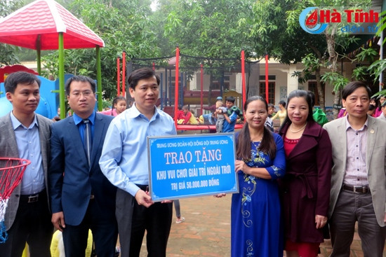 Trao giải Cuộc thi báo tường về Nguyễn Du và Truyện Kiều ảnh 5