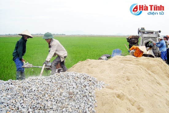 Bất cập trong xây dựng đường giao thông nông thôn ảnh 1 Bất cập trong xây dựng đường giao thông nông thôn ảnh 1