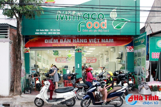 Hỗ trợ biển hiệu cho 3 cơ sở bán hàng Việt Nam tại Hà Tĩnh ảnh 1