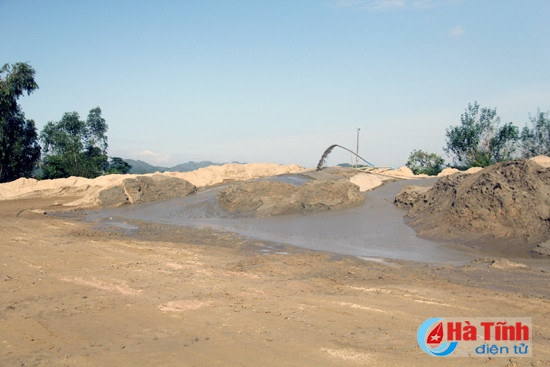 "Cát tặc” lộng hành, thách thức pháp luật! ảnh 2 "Cát tặc” lộng hành, thách thức pháp luật! ảnh 2