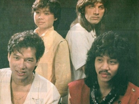 Nhóm Chyna. Donald Ashley là người bên phải trên cùng Nhóm Chyna. Donald Ashley là người bên phải trên cùng