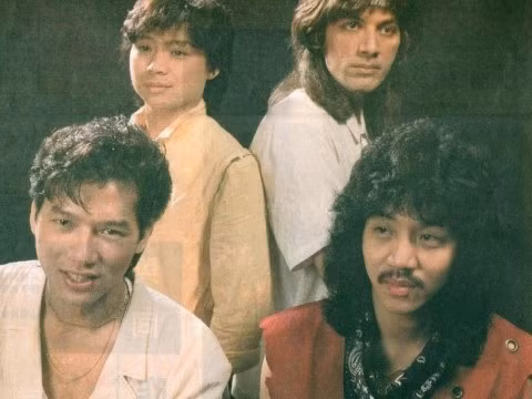 Nhóm Chyna. Donald Ashley là người bên phải trên cùng