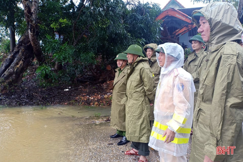 Công an Hà Tĩnh huy động 100% quân số ứng phó với mưa lũ