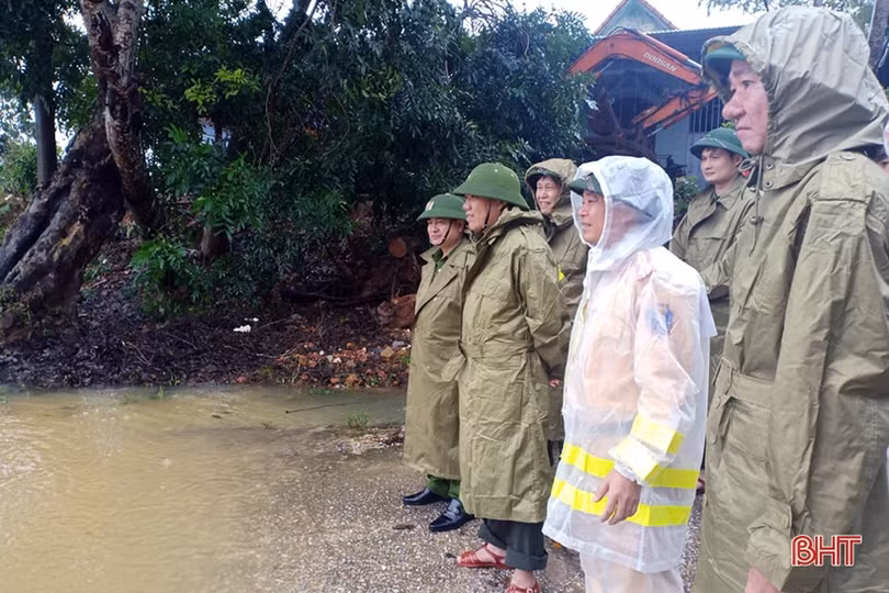 Công an Hà Tĩnh huy động 100% quân số ứng phó với mưa lũ