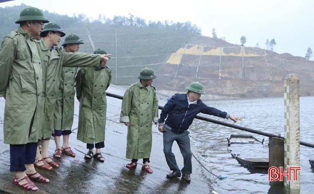 Vũ Quang: Một số hồ đập vượt dung tích, nhiều điểm sạt lở nghiêm trọng
