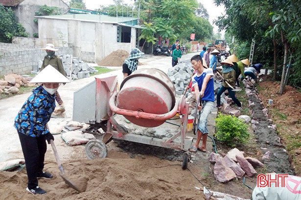 Nông dân Hà Tĩnh thi đua mừng ngày truyền thống, Đại hội Đảng bộ tỉnh