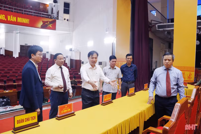 Thường trực Tỉnh ủy kiểm tra công tác chuẩn bị Đại hội Đảng bộ Hà Tĩnh lần thứ XIX