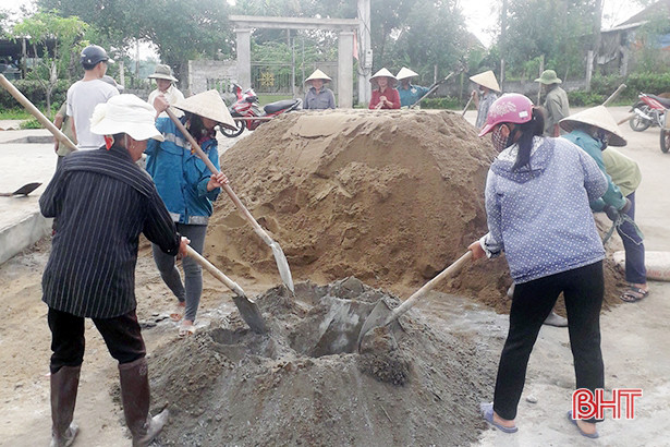 Nông dân Hà Tĩnh thi đua mừng ngày truyền thống, Đại hội Đảng bộ tỉnh