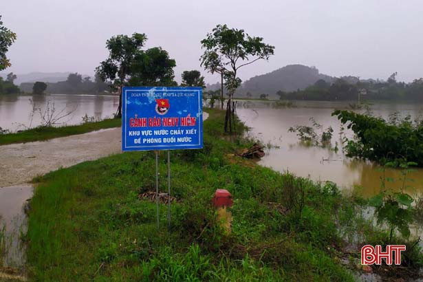 Nhiều xã bị ngập cục bộ, Kỳ Anh, Vũ Quang lên phương án ứng phó với mưa lũ