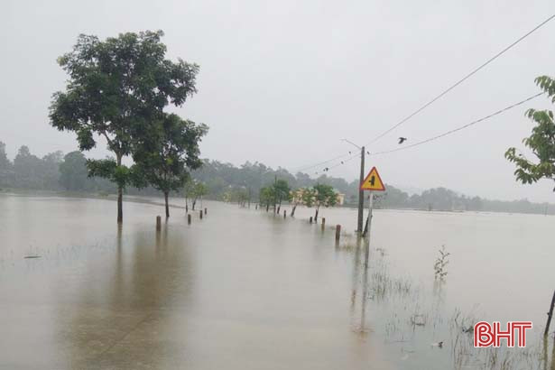 Nhiều xã bị ngập cục bộ, Kỳ Anh, Vũ Quang lên phương án ứng phó với mưa lũ