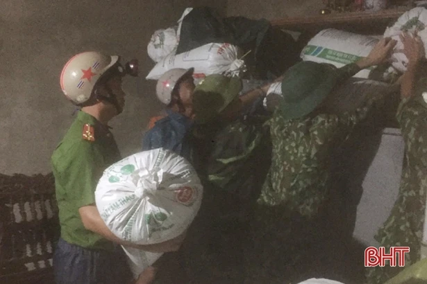 Công an Hà Tĩnh huy động 100% quân số ứng phó với mưa lũ