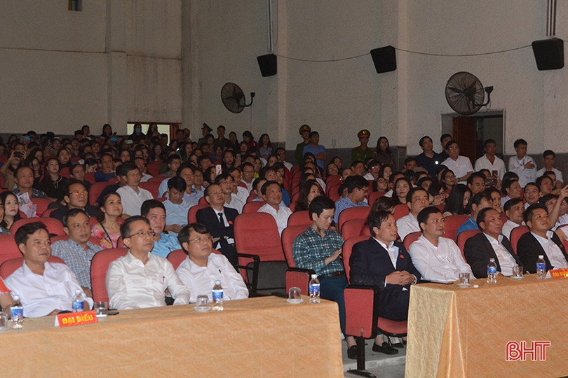 Đại biểu dự Đại hội Đảng bộ tỉnh Hà Tĩnh ấn tượng với vở kịch nói “Kiều”