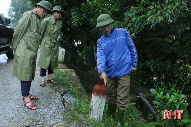 Vũ Quang: Một số hồ đập vượt dung tích, nhiều điểm sạt lở nghiêm trọng