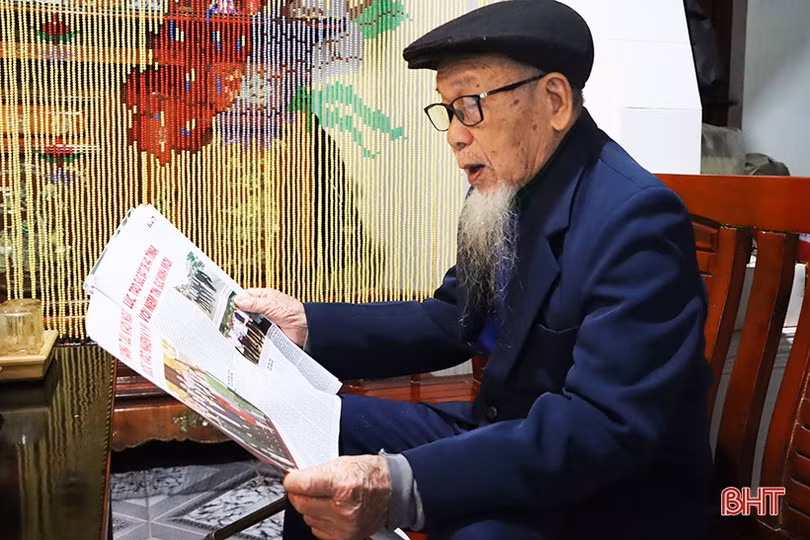 Người dân Hà Tĩnh theo dõi Đại hội Đảng bộ tỉnh với những kỳ vọng mới