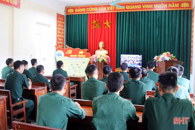 Người dân Hà Tĩnh theo dõi Đại hội Đảng bộ tỉnh với những kỳ vọng mới