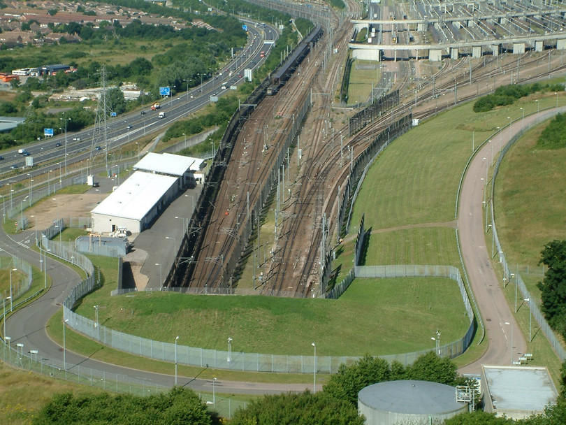 8 đường hầm độc đáo trên thế giới