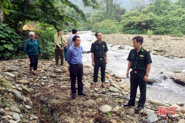 Hương Sơn gia cố tràn Khe Bố, đề phòng xẩy ra lũ ống, lũ quét