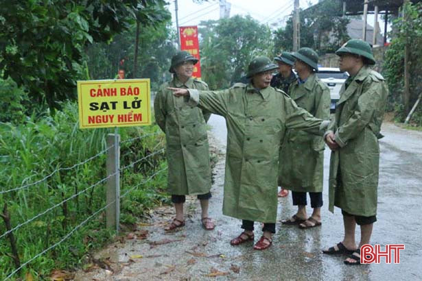 Vũ Quang: Một số hồ đập vượt dung tích, nhiều điểm sạt lở nghiêm trọng