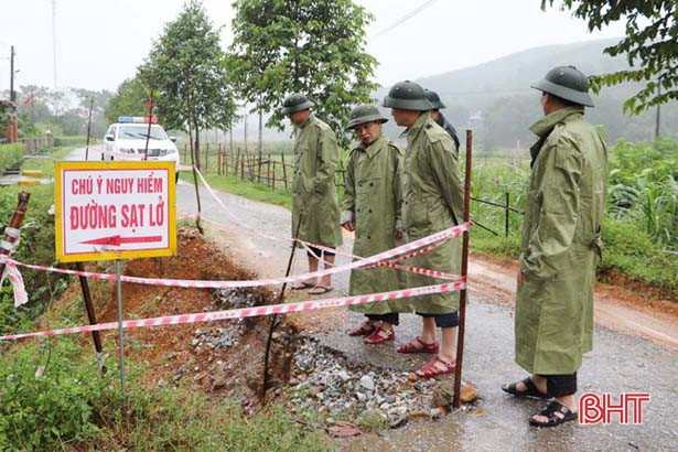 Vũ Quang: Một số hồ đập vượt dung tích, nhiều điểm sạt lở nghiêm trọng