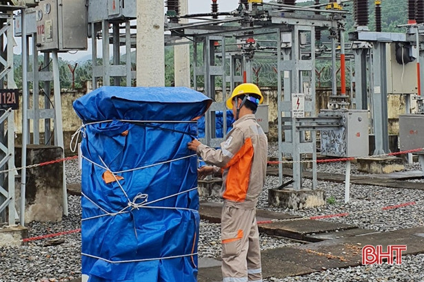 Điện lực Hà Tĩnh triển khai “kịch bản” bảo vệ lưới điện trước bão số 7