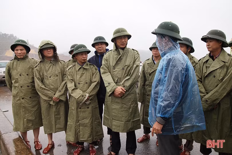 Các hồ đập xả tràn điều tiết lũ phải đảm bảo an toàn cho người dân