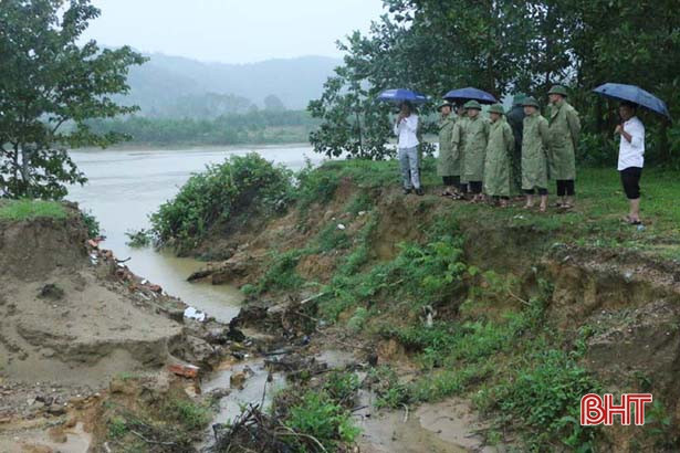 Vũ Quang: Một số hồ đập vượt dung tích, nhiều điểm sạt lở nghiêm trọng