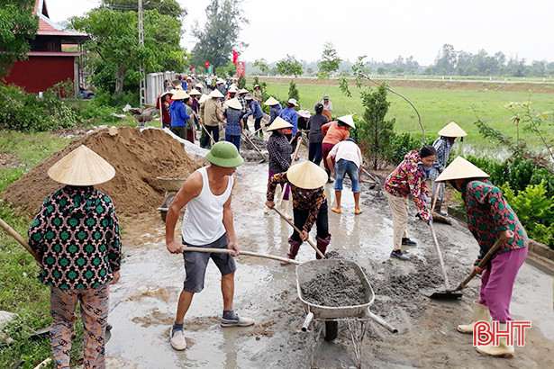 Nông dân Hà Tĩnh thi đua mừng ngày truyền thống, Đại hội Đảng bộ tỉnh