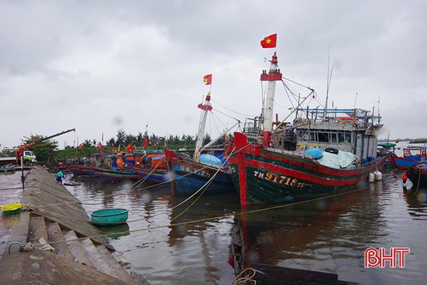 Bộ đội Biên phòng Hà Tĩnh huy động 3 tàu, 14 ca nô ứng phó với bão số 7