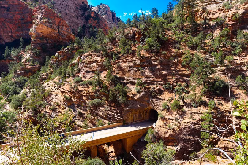 8 đường hầm độc đáo trên thế giới