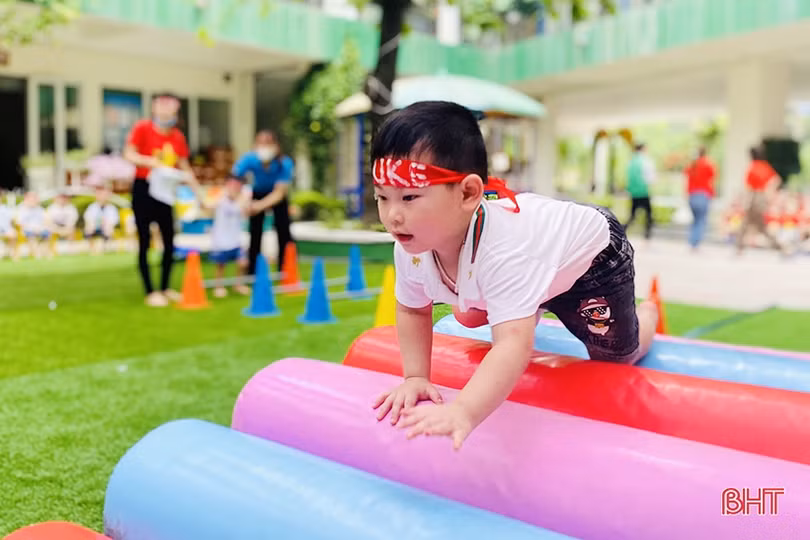 Vui khỏe hội thi Sasuke Trường Mầm non Trí Đức