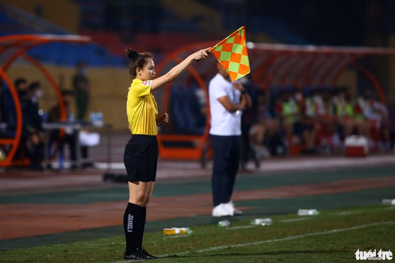Trọng tài nữ xuất hiện tại Cúp quốc gia 2022