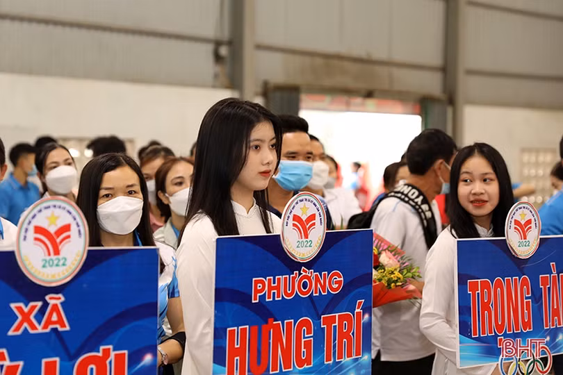 56 vận động viên tham gia tranh tài tại giải cầu lông TX Kỳ Anh năm 2022