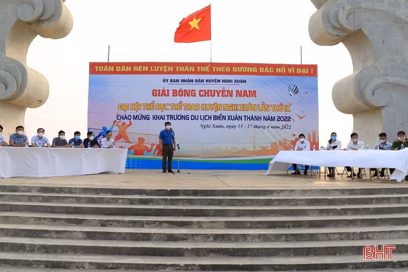 200 VĐV tranh tài Giải Bóng chuyền nam huyện Nghi Xuân