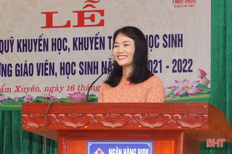 Hơn 500 triệu đồng đóng góp vào Quỹ Khuyến học - khuyến tài Trường THPT Cẩm Xuyên