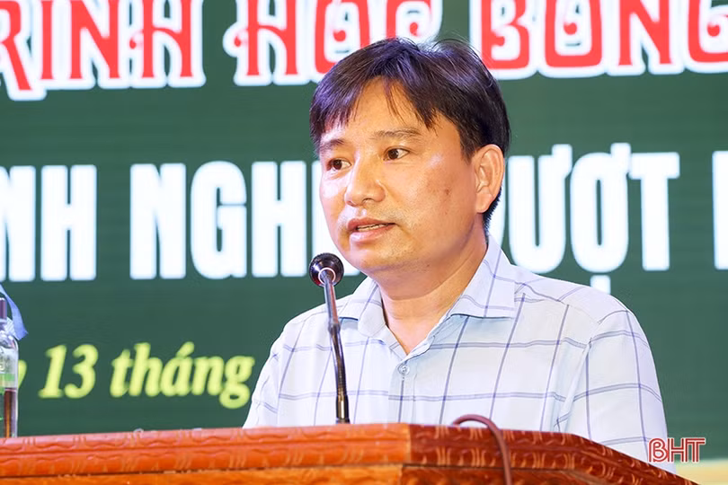 Quỹ Phan Anh trao học bổng trị giá 288 triệu đồng cho 12 học sinh nghèo vượt khó ở Đức Thọ