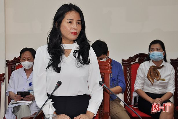 Vietcombank Hà Tĩnh hỗ trợ trang thiết bị y tế cho Bệnh viện Đa khoa tỉnh