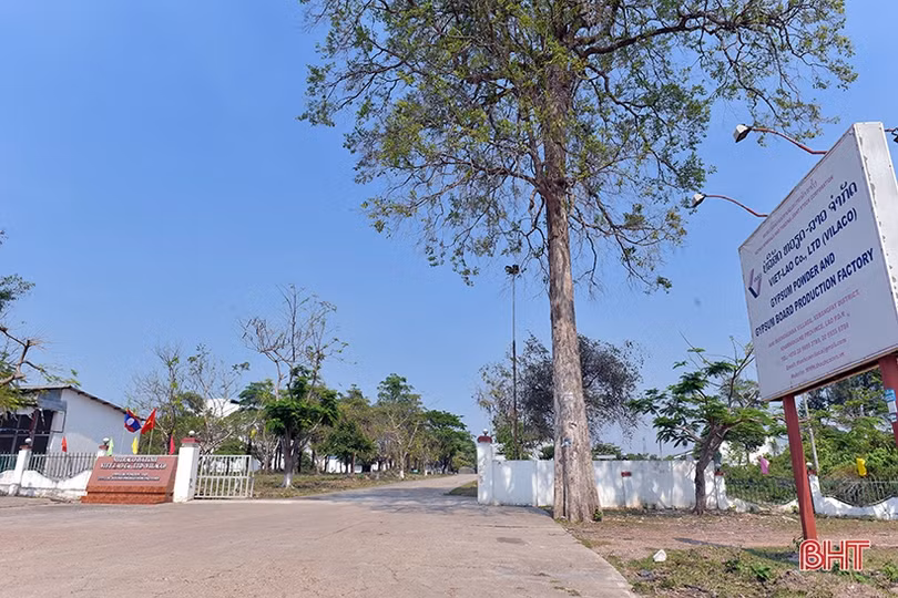 Cận cảnh nhà máy sản xuất thạch cao của doanh nghiệp Hà Tĩnh trên đất bạn Lào