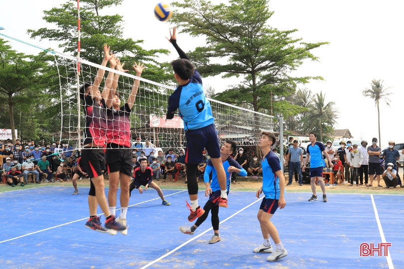 200 VĐV tranh tài Giải Bóng chuyền nam huyện Nghi Xuân