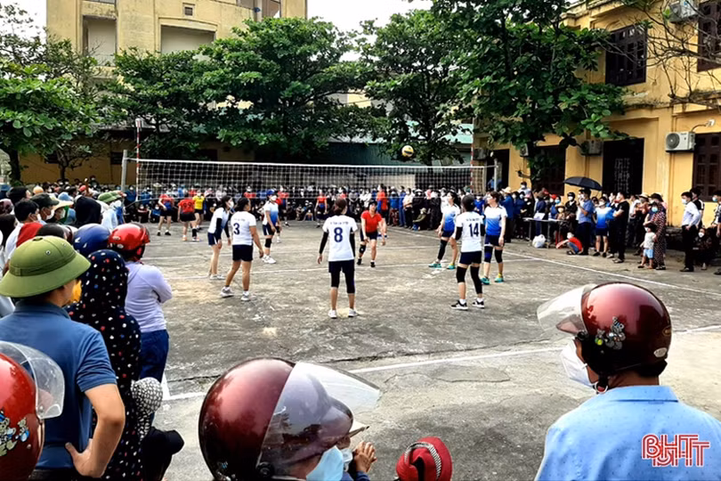 Các hoạt động thể thao sôi nổi tạo điểm nhấn cho mùa du lịch biển Hà Tĩnh