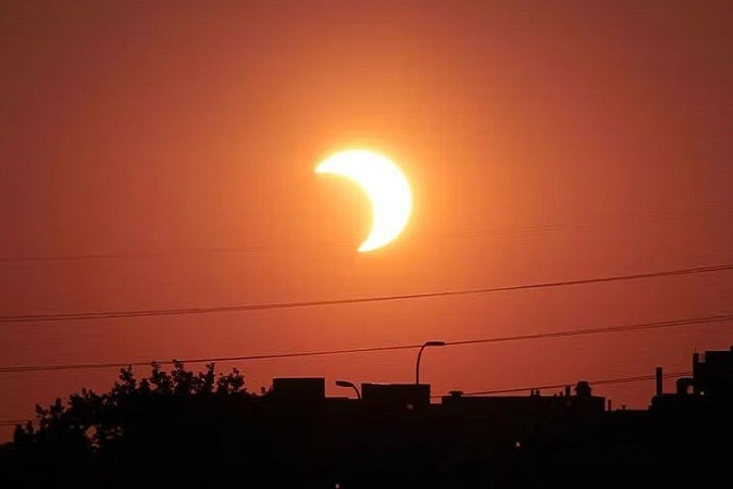 Nhật thực bán phần cuối tháng 4