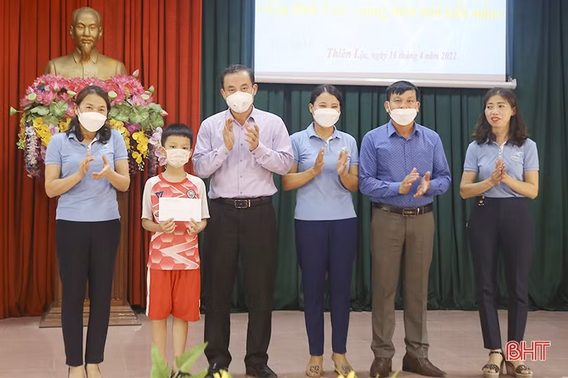 Ra mắt câu lạc bộ “Gia đình 5 có - NTM kiểu mẫu” đầu tiên của Can Lộc