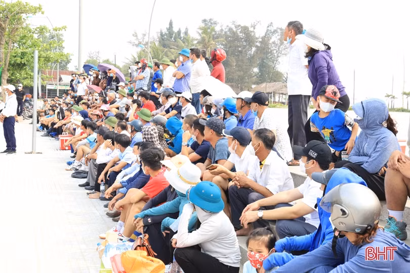 200 VĐV tranh tài Giải Bóng chuyền nam huyện Nghi Xuân